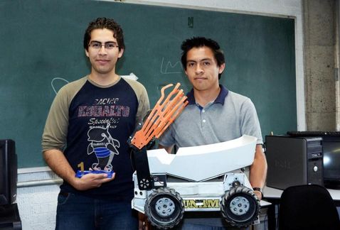 robotica_UNAM-estudiantes_ganan_segundo_lugar-concurso_robotica_Grecia_MILIMA20150302_0240_8 (2)